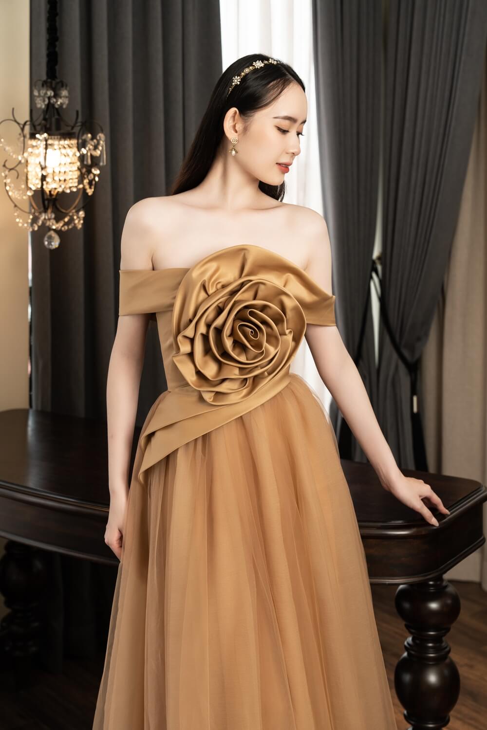 Blunt Off-Shoulder Dress