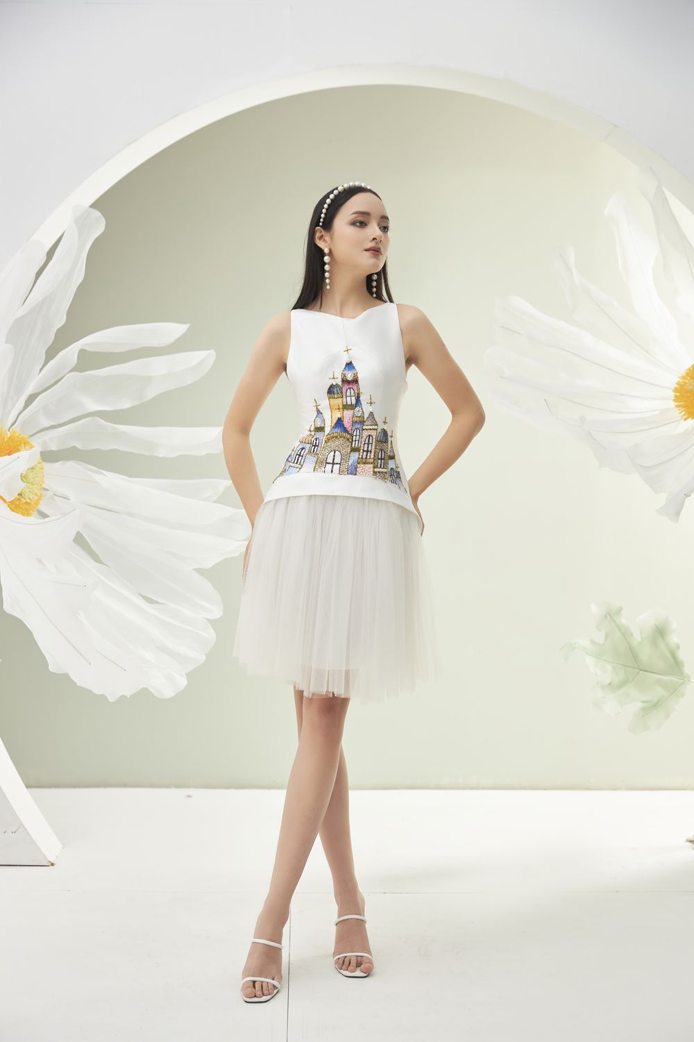 Modyis White Sleeveless A-Line Mini Dress Fairytale Castle Embroidery