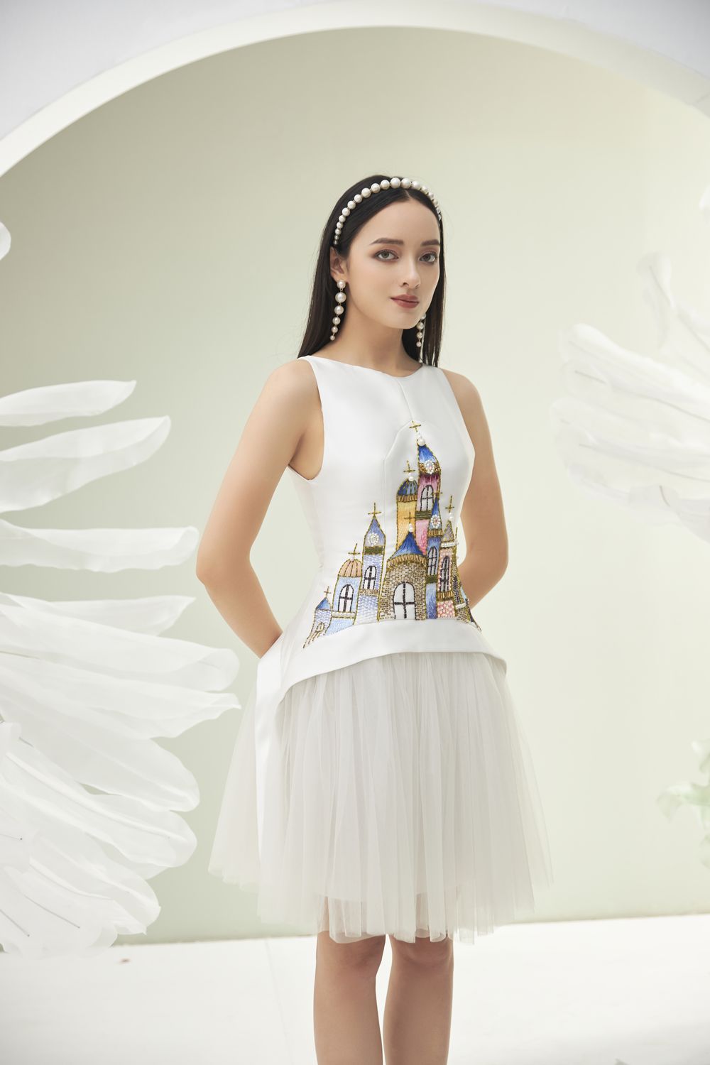 Modyis White Sleeveless A-Line Mini Dress Fairytale Castle Embroidery