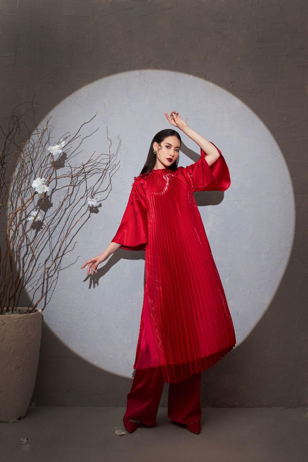 Modyis Crimson Satin Pleated Mock Neck Cape Sleeve Floral Ao Dai Set